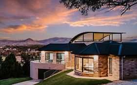 'Tyalla Lodge' Unique Luxe Design In The Mountains
